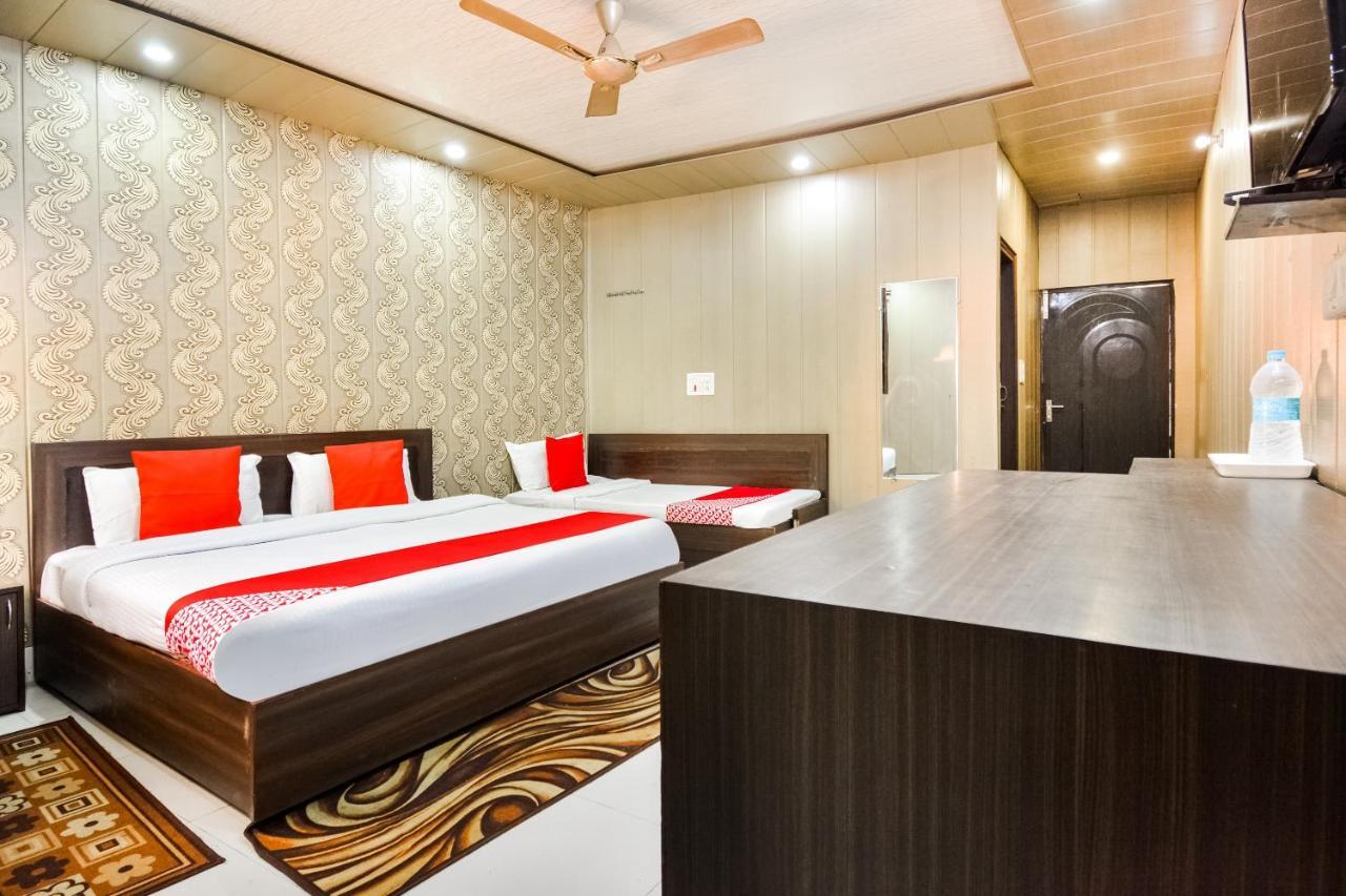 Oyo 46152 Hotel Neelam Karnāl 外观 照片