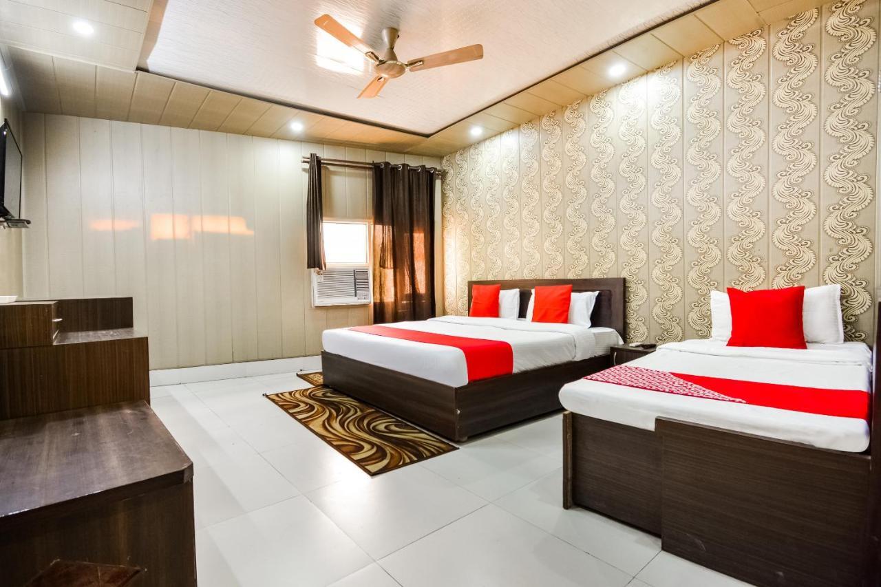 Oyo 46152 Hotel Neelam Karnāl 外观 照片